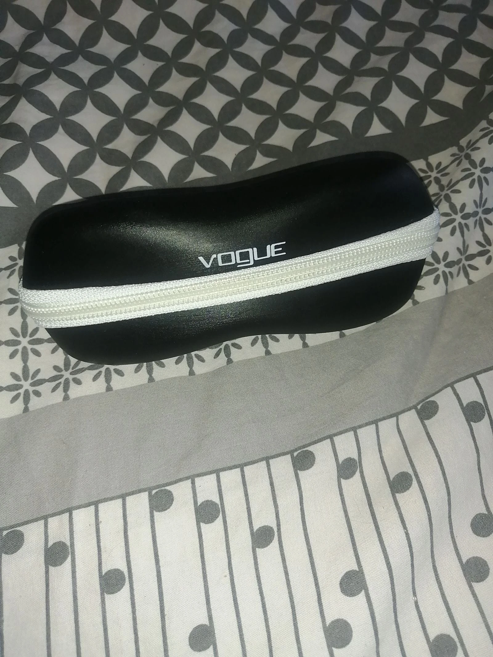 Estuche para gafas Vogue – photo 2